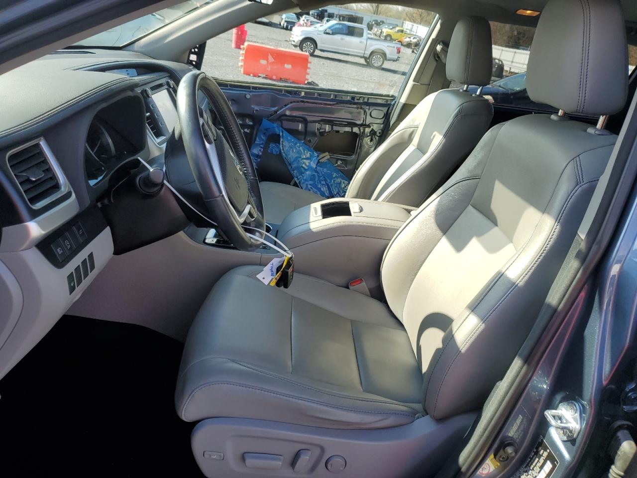 2018 Toyota Highlander VIN 5TDJZRFH3JS827310 Copart auction photo, front end / side damage thumbnail 7