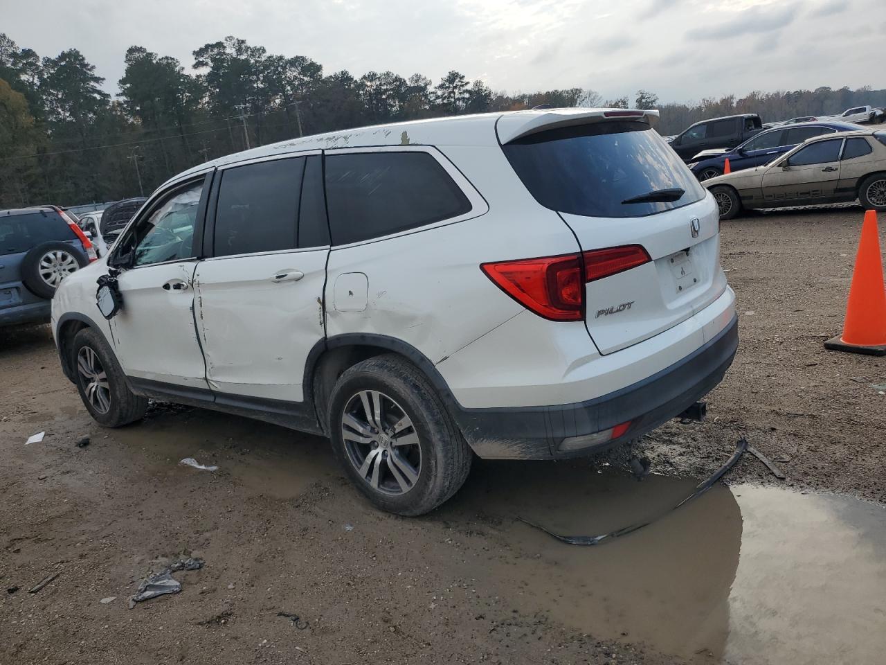 2017 Honda Pilot VIN 5FNYF5H77HB020985 Copart auction photo, all over damage thumbnail 2