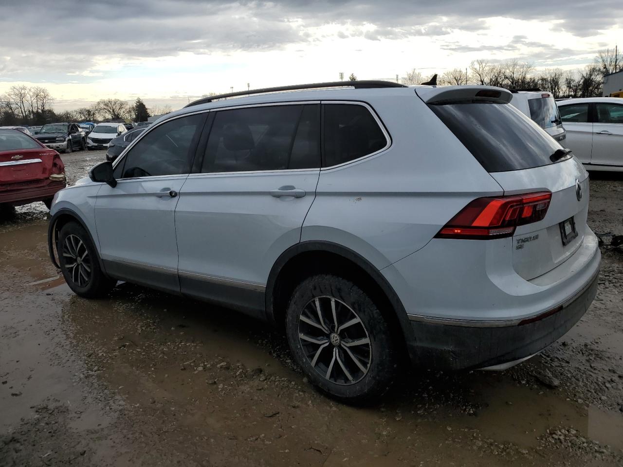 2018 Volkswagen Tiguan VIN 3VV3B7AX9JM018296 Copart auction photo, front end / minor dent/scratches damage thumbnail 2