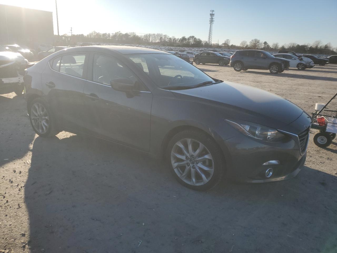 2016 Mazda 3 VIN JM1BM1W35G1322562 Copart auction photo, rear end / minor dent/scratches damage thumbnail 4