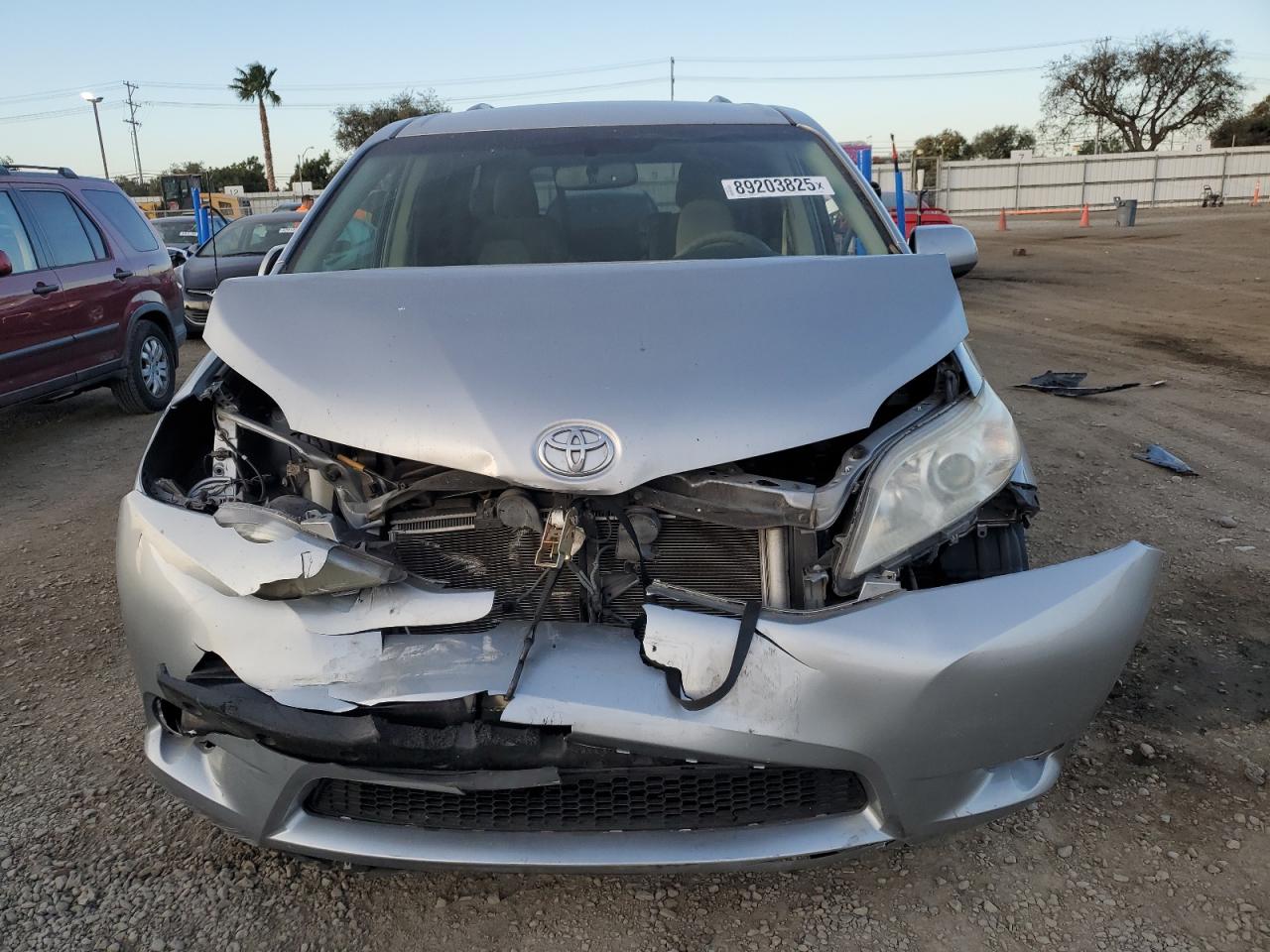 2014 Toyota Sienna VIN 5TDKK3DC1ES506580 Copart auction photo, front end damage thumbnail 5