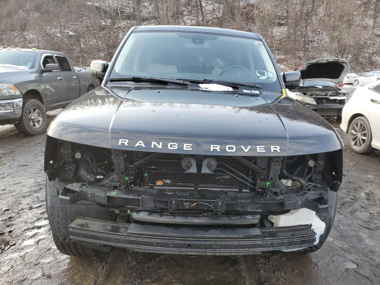 2011 Land Rover Range Rover VIN SALSP2E42BA292607 Copart auction photo, front end damage thumbnail 5