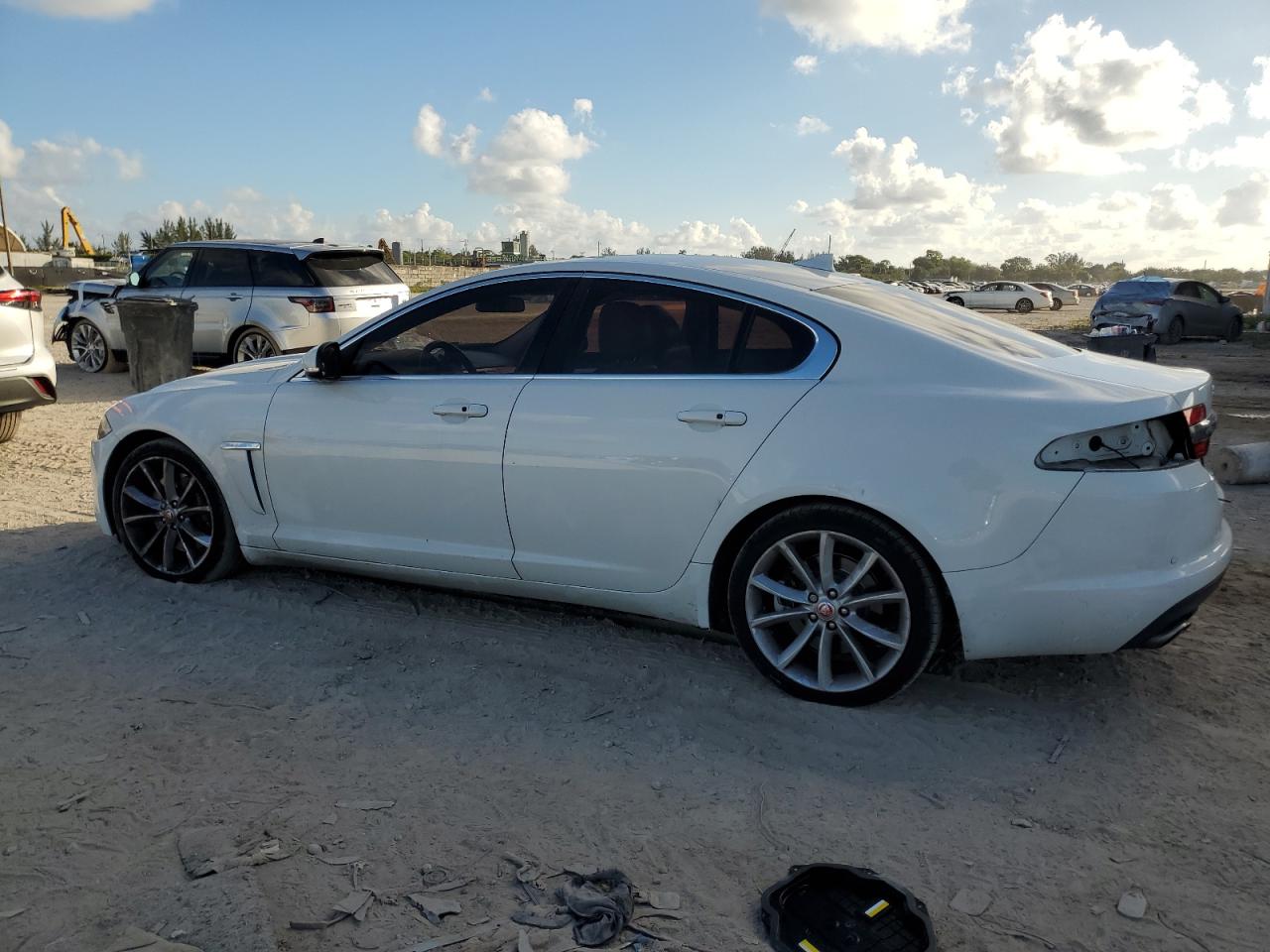 2015 Jaguar XF VIN SAJWA0F74F8U57935 Copart auction photo, rear end / minor dent/scratches damage thumbnail 2