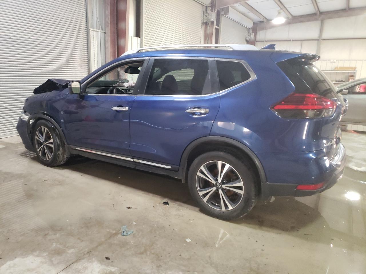 2017 Nissan Rogue VIN 5N1AT2MV6HC826256 Copart auction photo, front end / minor dent/scratches damage thumbnail 2