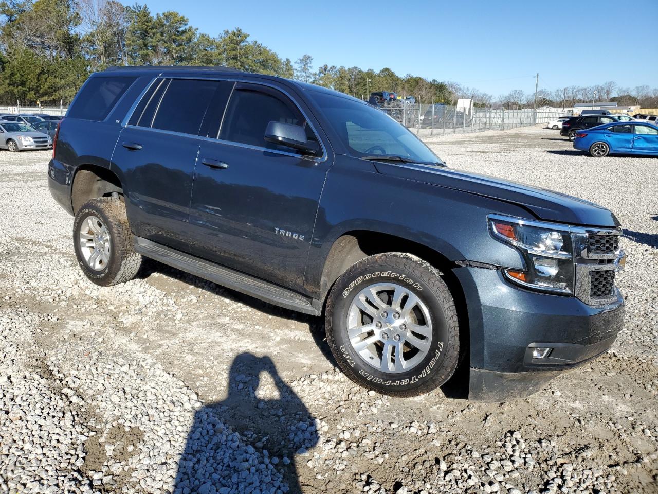 2020 Chevrolet Tahoe VIN 1GNSCBKCXLR129342 Copart auction photo, front end / side damage thumbnail 4