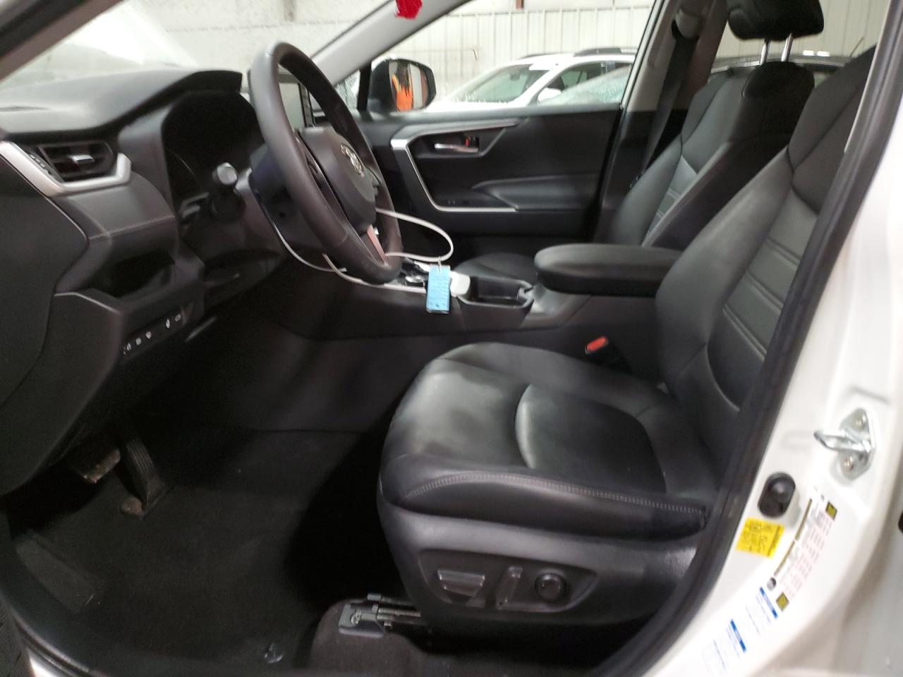 2021 Toyota RAV 4 VIN 4T3B6RFV8MU040343 Copart auction photo, front end / side damage thumbnail 7