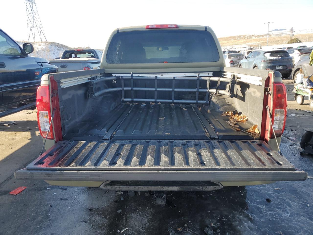2007 Nissan Navara (Frontier) VIN 1N6AD07W07C446870 Copart auction photo, front end / side damage thumbnail 6