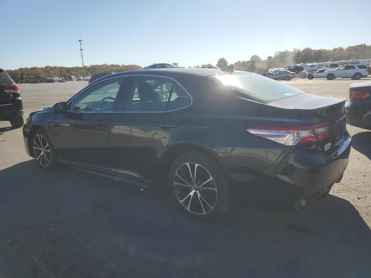 2020 Toyota Camry VIN 4T1G11AK2LU931318 Copart auction photo, front end damage thumbnail 2