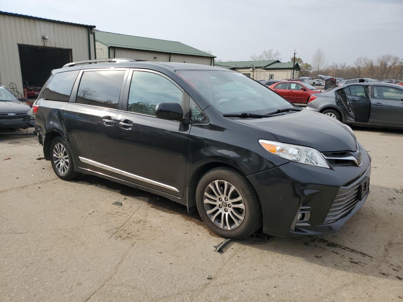 2020 Toyota Sienna VIN 5TDYZ3DC5LS041806 Copart auction photo, rear end damage thumbnail 4