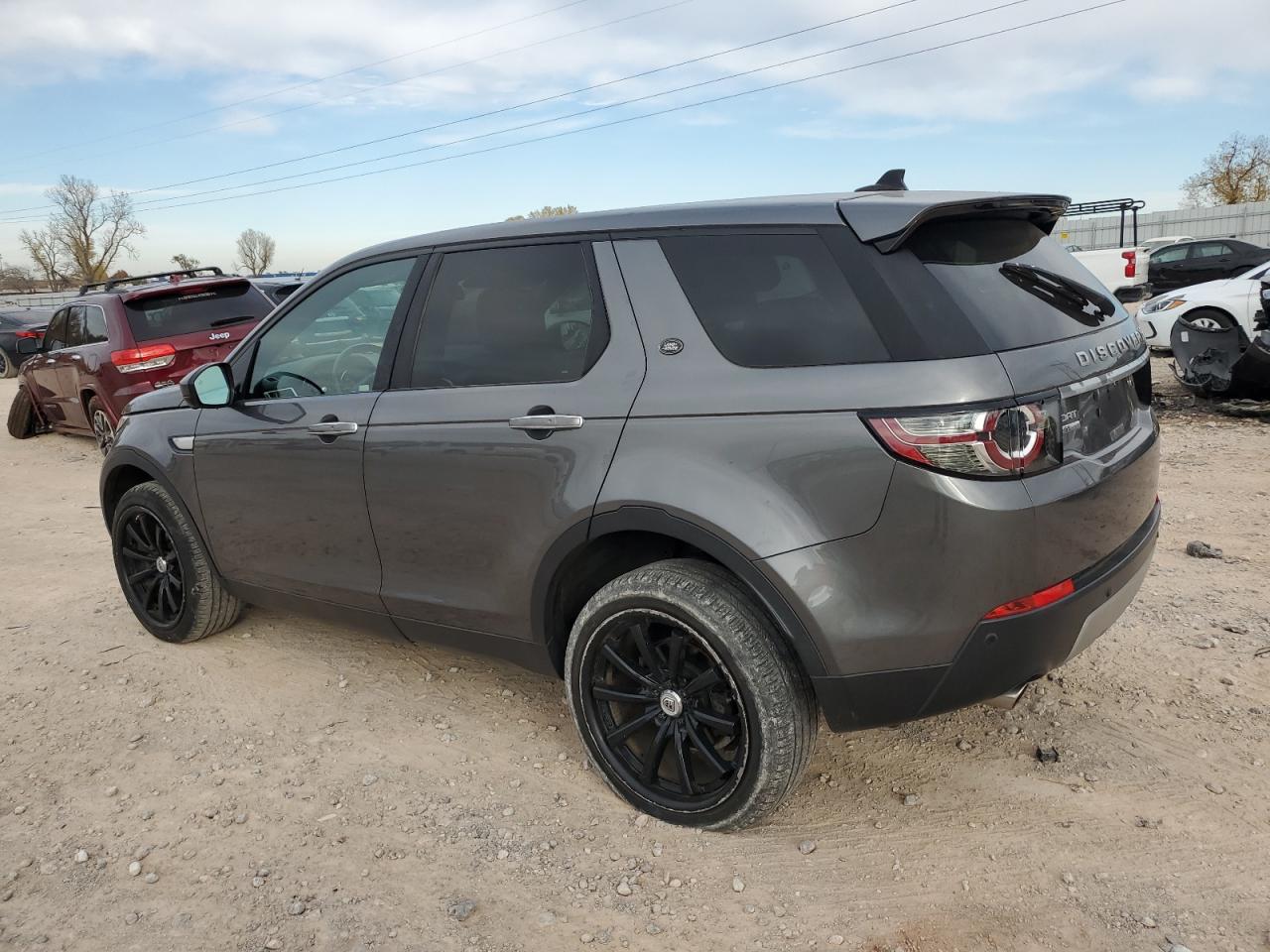 2016 Land Rover Discovery VIN SALCT2BGXGH614634 Copart auction photo, hail / minor dent/scratches damage thumbnail 2