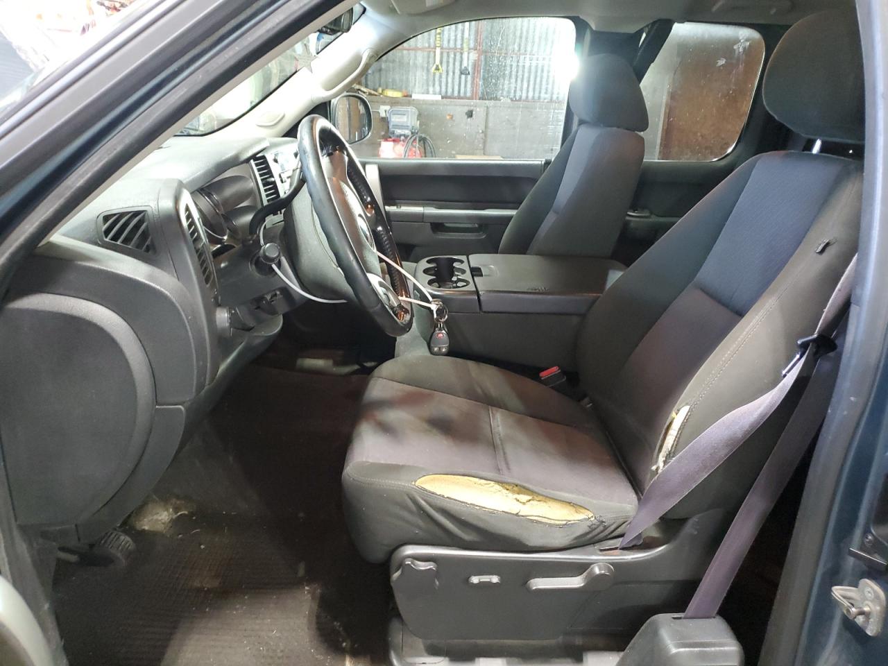 2011 GMC Sierra VIN 1GTR1VE03BZ338694 Copart auction photo, undercarriage / normal wear damage thumbnail 7