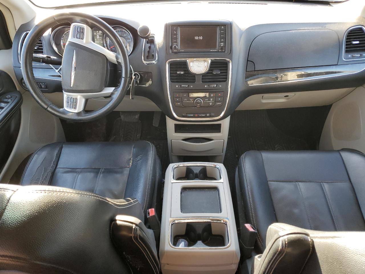 2015 Chrysler Town & Country VIN 2C4RC1BG5FR589236 Copart auction photo, front end damage thumbnail 8