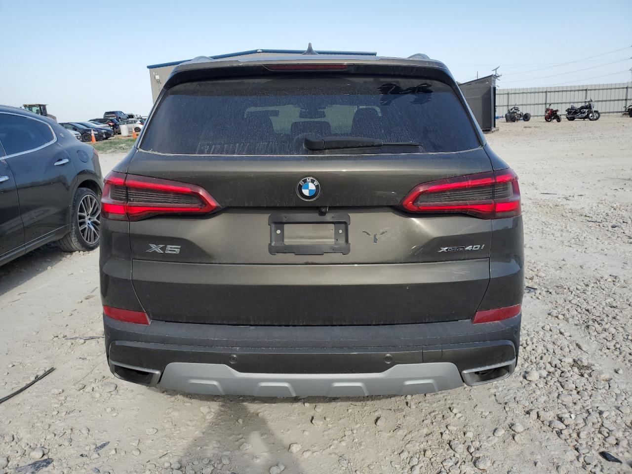 2020 BMW X5 VIN 5UXCR6C04L9B84393 Copart auction photo, front end / minor dent/scratches damage thumbnail 6