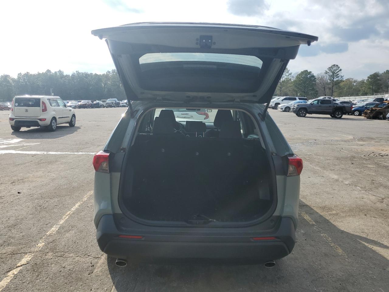 2019 Toyota RAV 4 VIN 2T3W1RFV9KW013021 Copart auction photo, front end damage thumbnail 6
