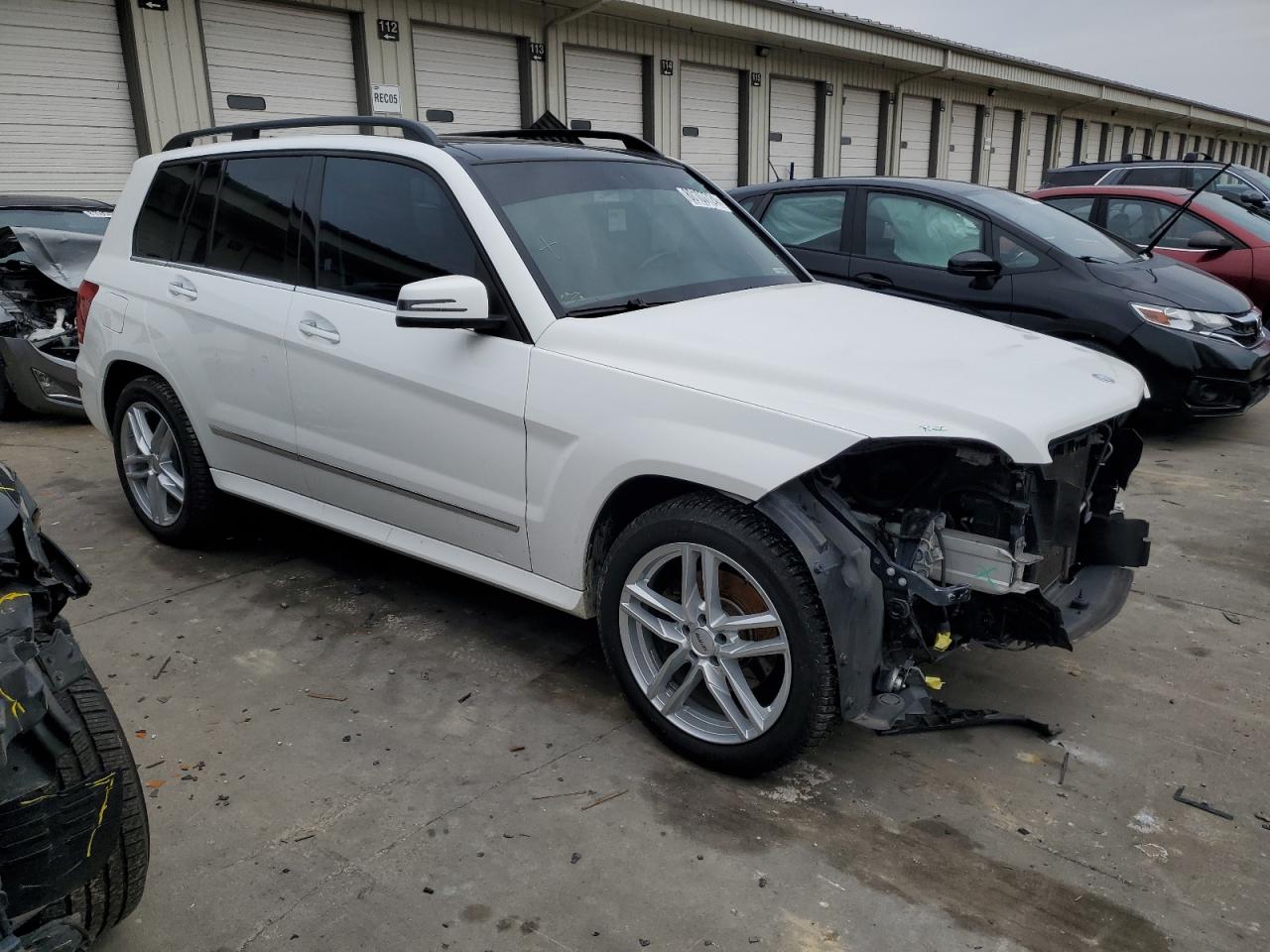 2013 Mercedes-Benz GLK-klasse VIN WDCGG8JB9DF975134 Copart auction photo, front end / minor dent/scratches damage thumbnail 4