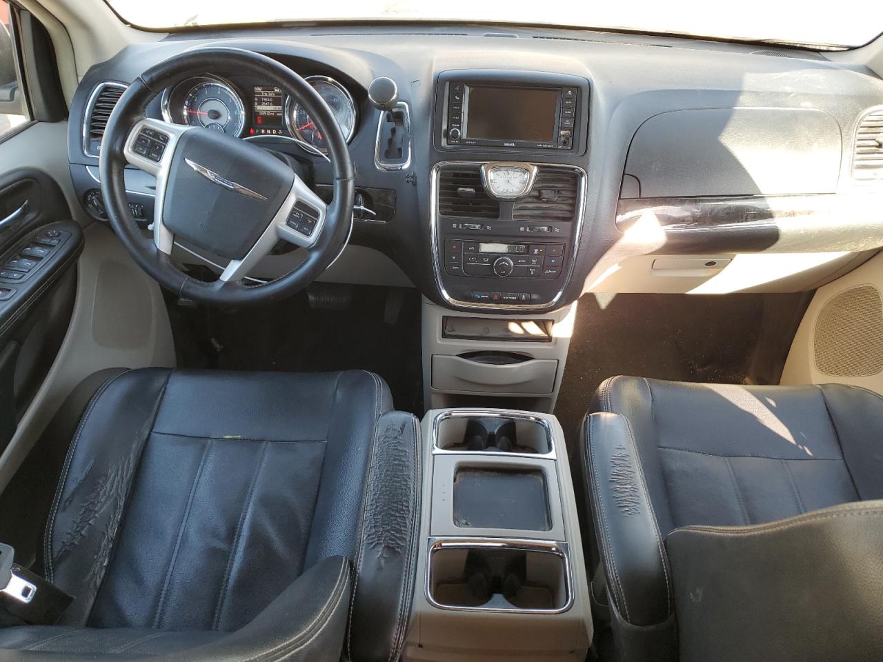 2015 Chrysler Town & Country VIN 2C4RC1BGXFR538878 Copart auction photo, rear end damage thumbnail 8