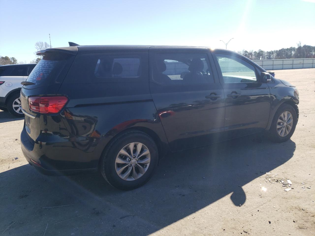 2019 KIA Sedona VIN KNDMA5C13K6534755 Copart auction photo, front end / side damage thumbnail 3