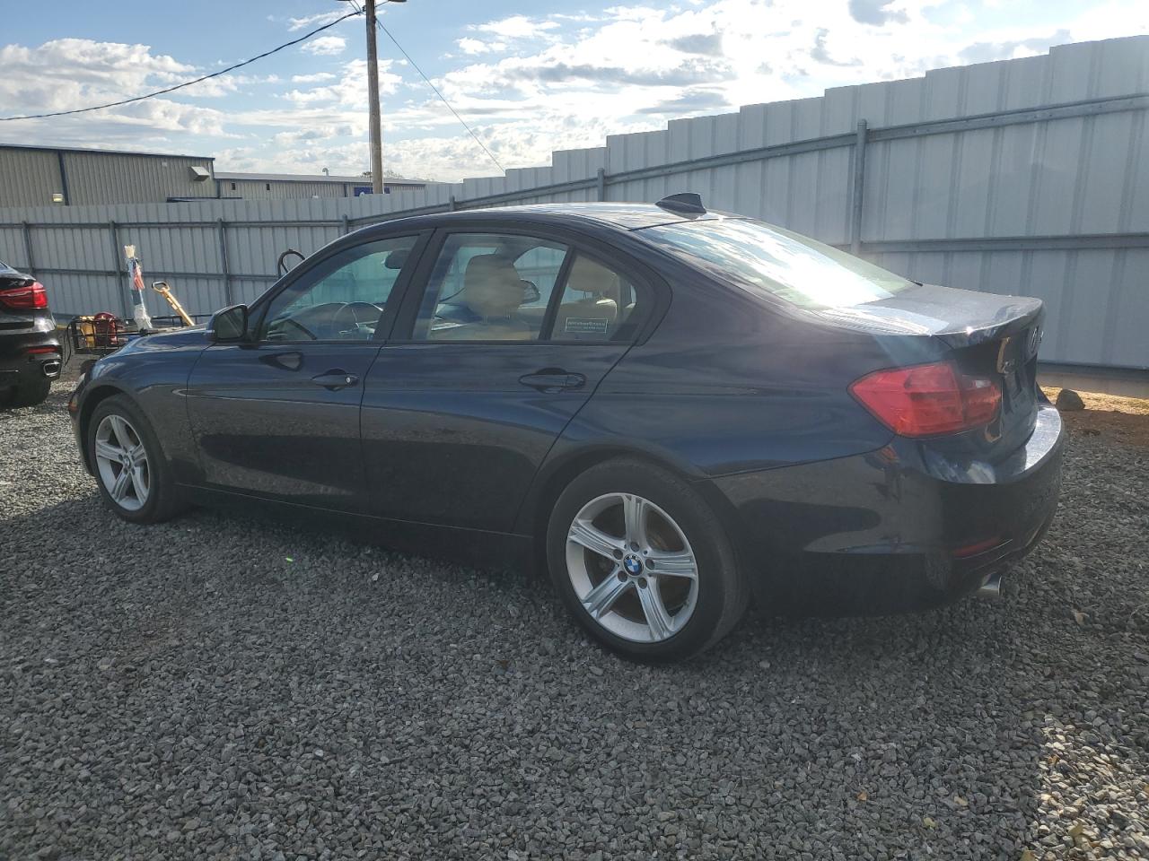 2014 BMW 3er VIN WBA3D5C57EKX98110 Copart auction photo, minor dent/scratches damage thumbnail 2