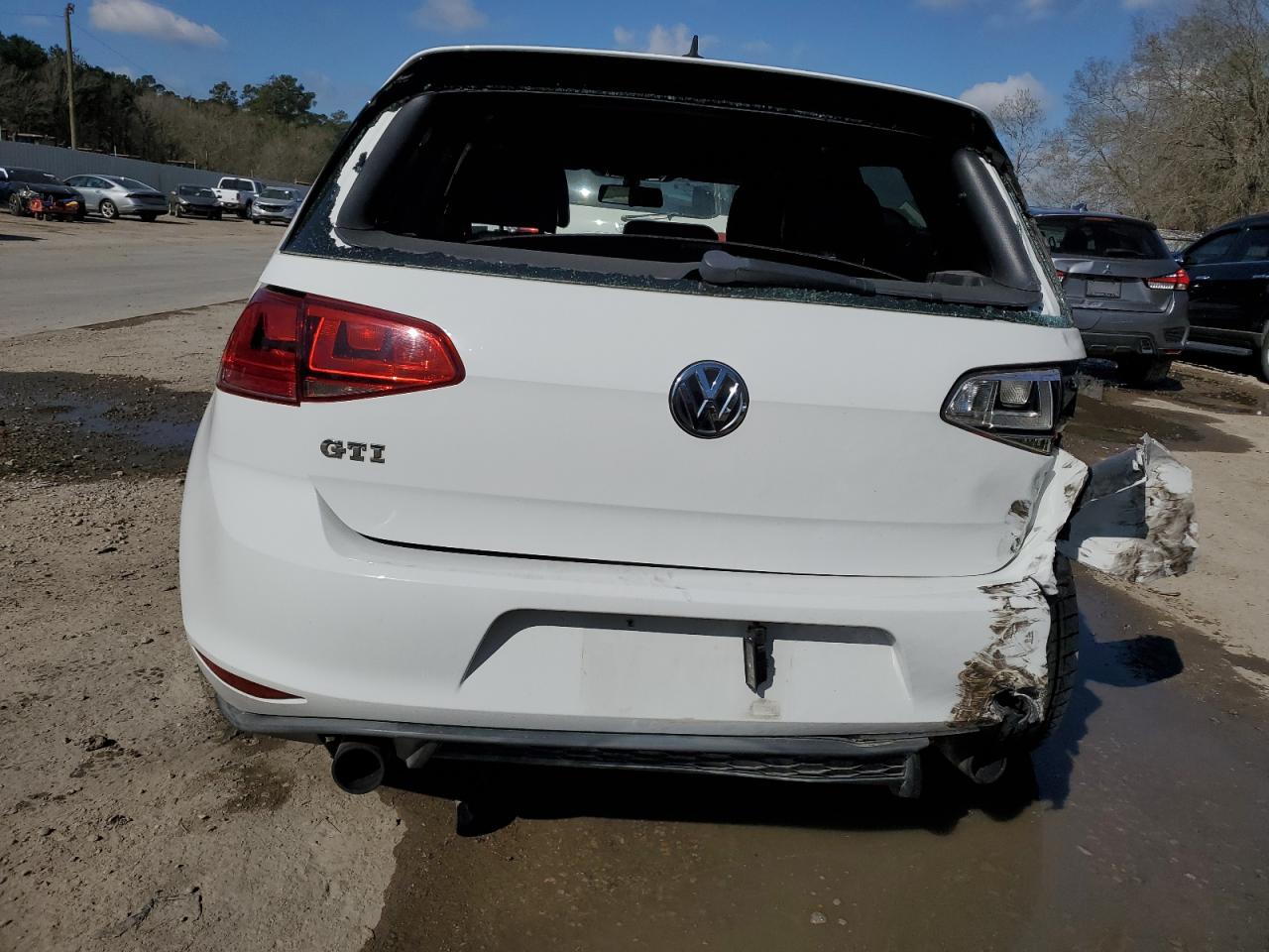 2015 Volkswagen GTI VIN 3VW4T7AU2FM008901 Copart auction photo, front end / rear end damage thumbnail 6