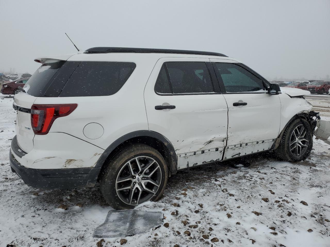 2018 Ford Explorer VIN 1FM5K8GT2JGB40389 Copart auction photo, front end / side damage thumbnail 3