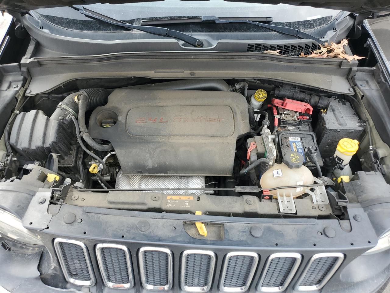 2018 Jeep Renegade VIN ZACCJABB2JPJ33589 Copart auction photo, front end / minor dent/scratches damage thumbnail 13