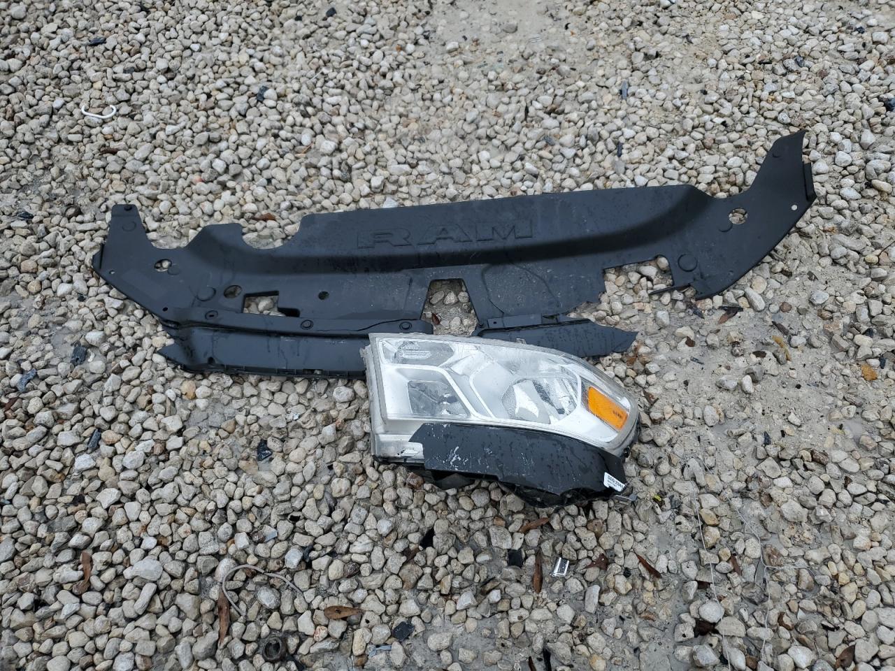2022 RAM 1500 VIN 1C6SRFFT0NN477547 Copart auction photo, front end damage thumbnail 12
