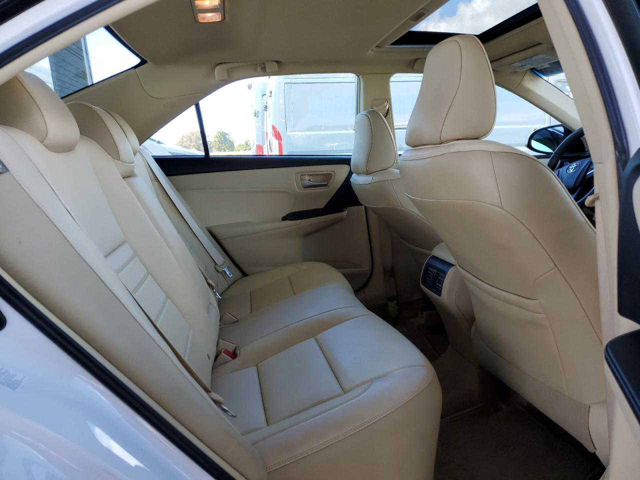 2015 Toyota Camry VIN 4T1BK1FK9FU561666 Copart auction photo, minor dent/scratches damage thumbnail 10