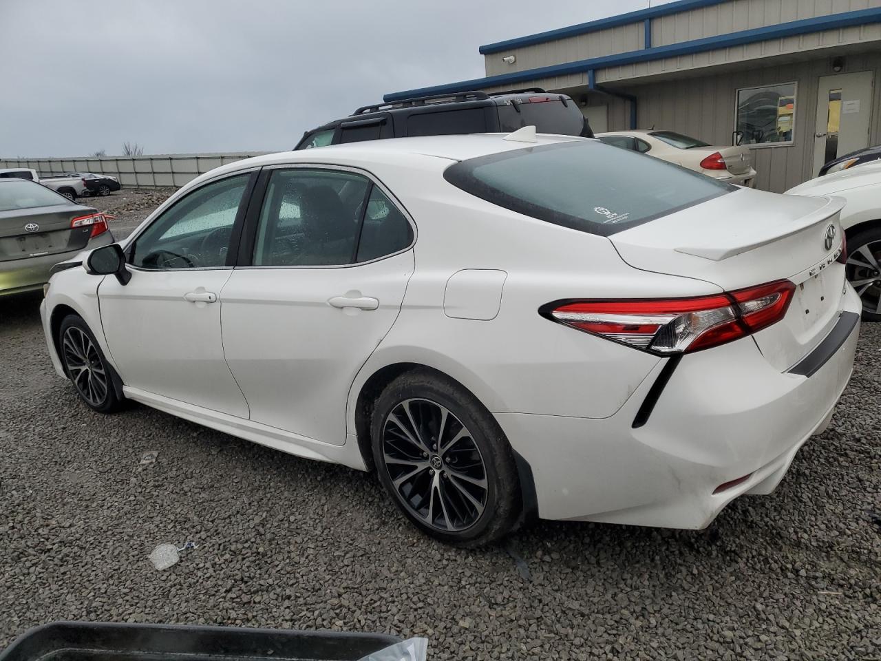 2020 Toyota Camry VIN 4T1G11AK4LU392197 Copart auction photo, front end damage thumbnail 2