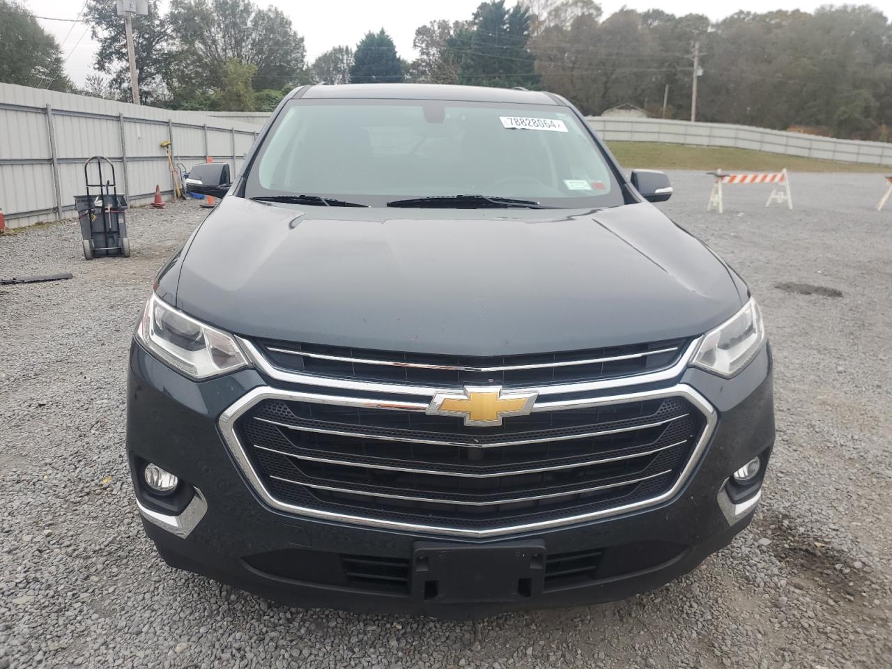 2018 Chevrolet Traverse VIN 1GNEVGKW2JJ193434 Copart auction photo, rear end / minor dent/scratches damage thumbnail 5