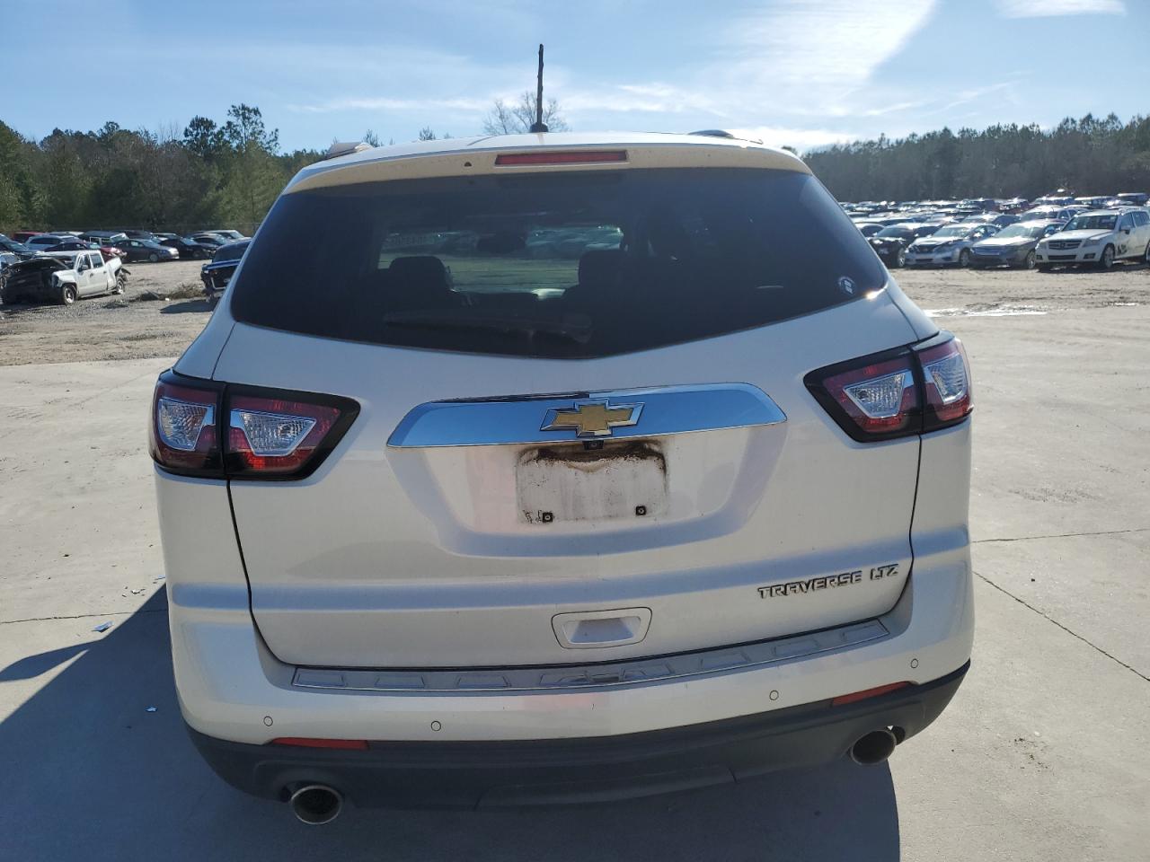 2015 Chevrolet Traverse VIN 1GNKRJKD4FJ117479 Copart auction photo, front end damage thumbnail 6