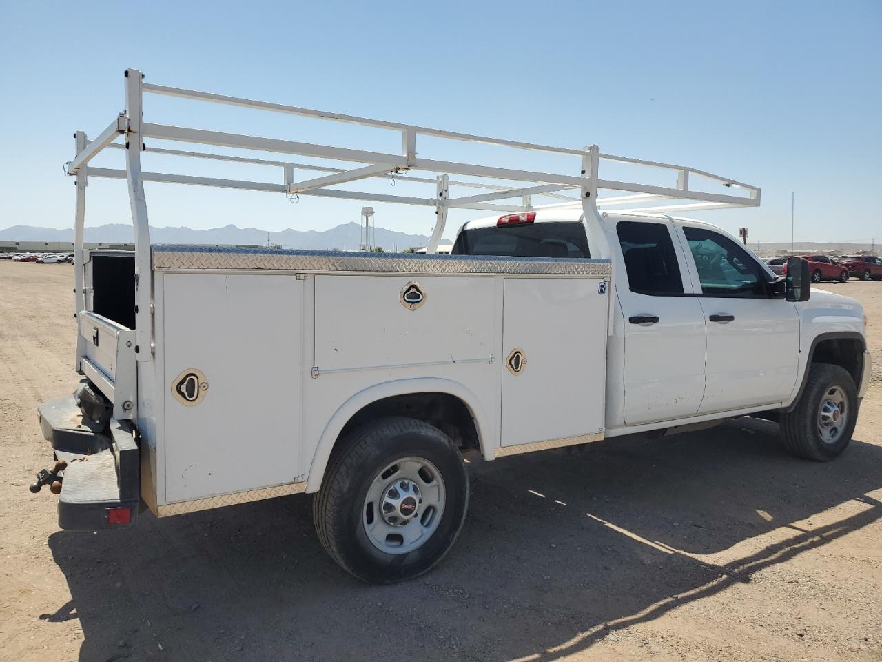 2019 GMC Sierra VIN 2GT21NEG9K1157672 Copart auction photo, rear end / front end damage thumbnail 3