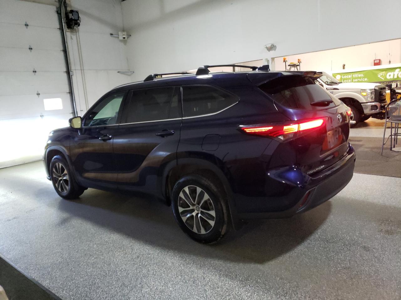 2021 Toyota Highlander VIN 5TDHZRBH4MS555066 Copart auction photo, minor dent/scratches damage thumbnail 2
