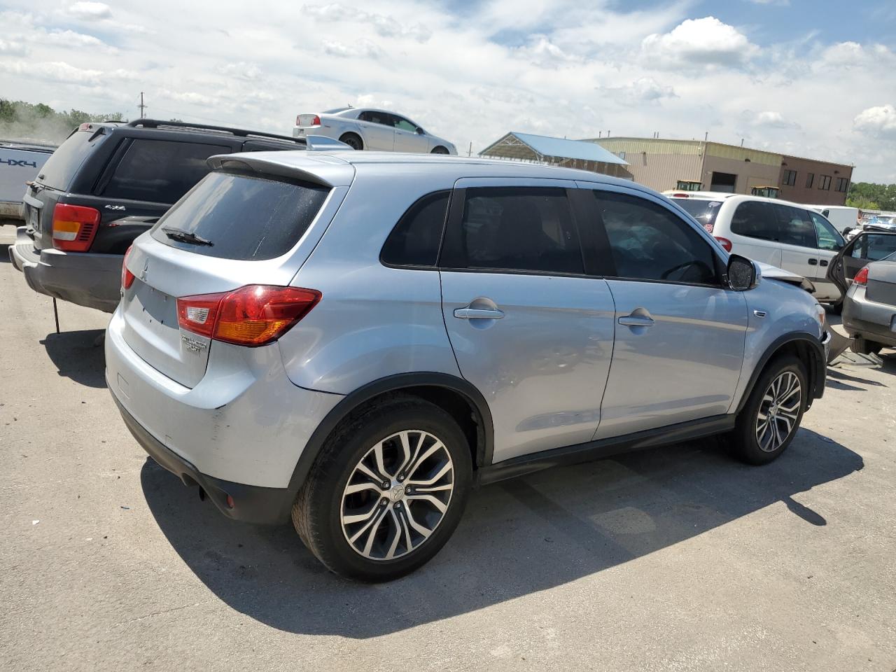 2017 Mitsubishi Outlander VIN JA4AP3AU2HZ009092 Copart auction photo, front end damage thumbnail 3