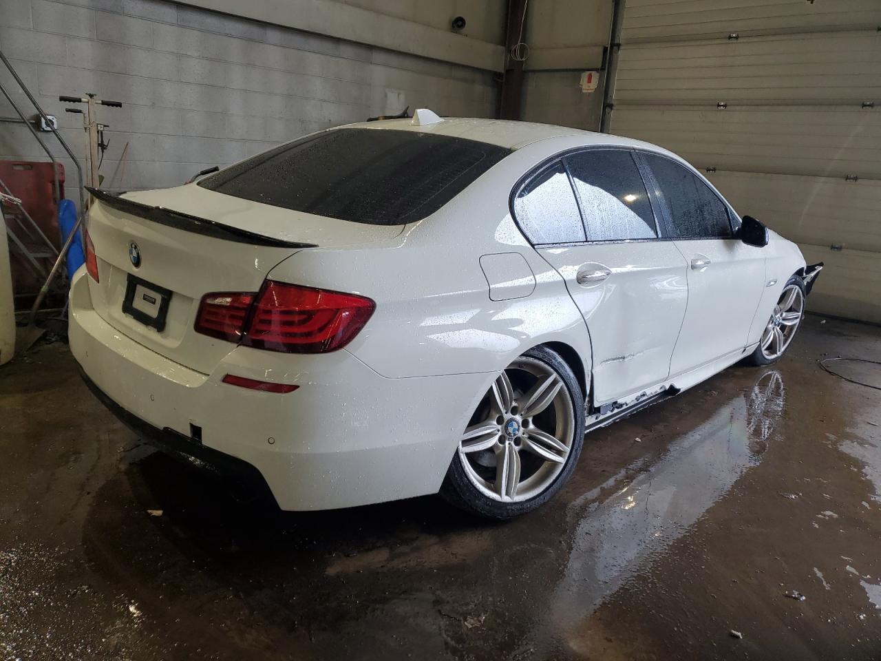 2013 BMW 5er VIN WBAFU7C53DDU69352 Copart auction photo, side / front end damage thumbnail 3