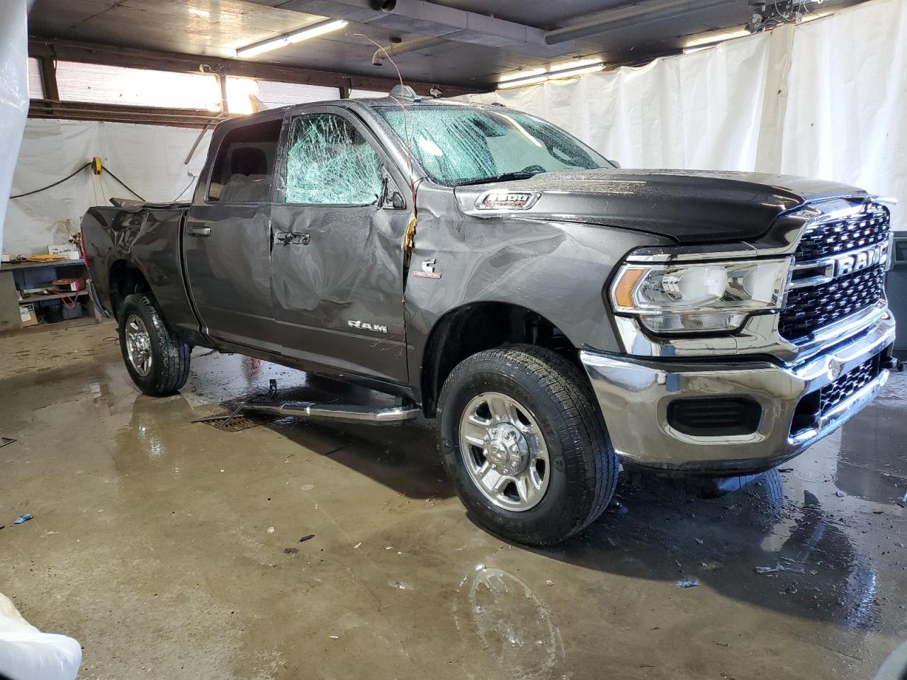 2022 RAM 2500 VIN 3C6UR5DLXNG437331 Copart auction photo, all over damage thumbnail 4