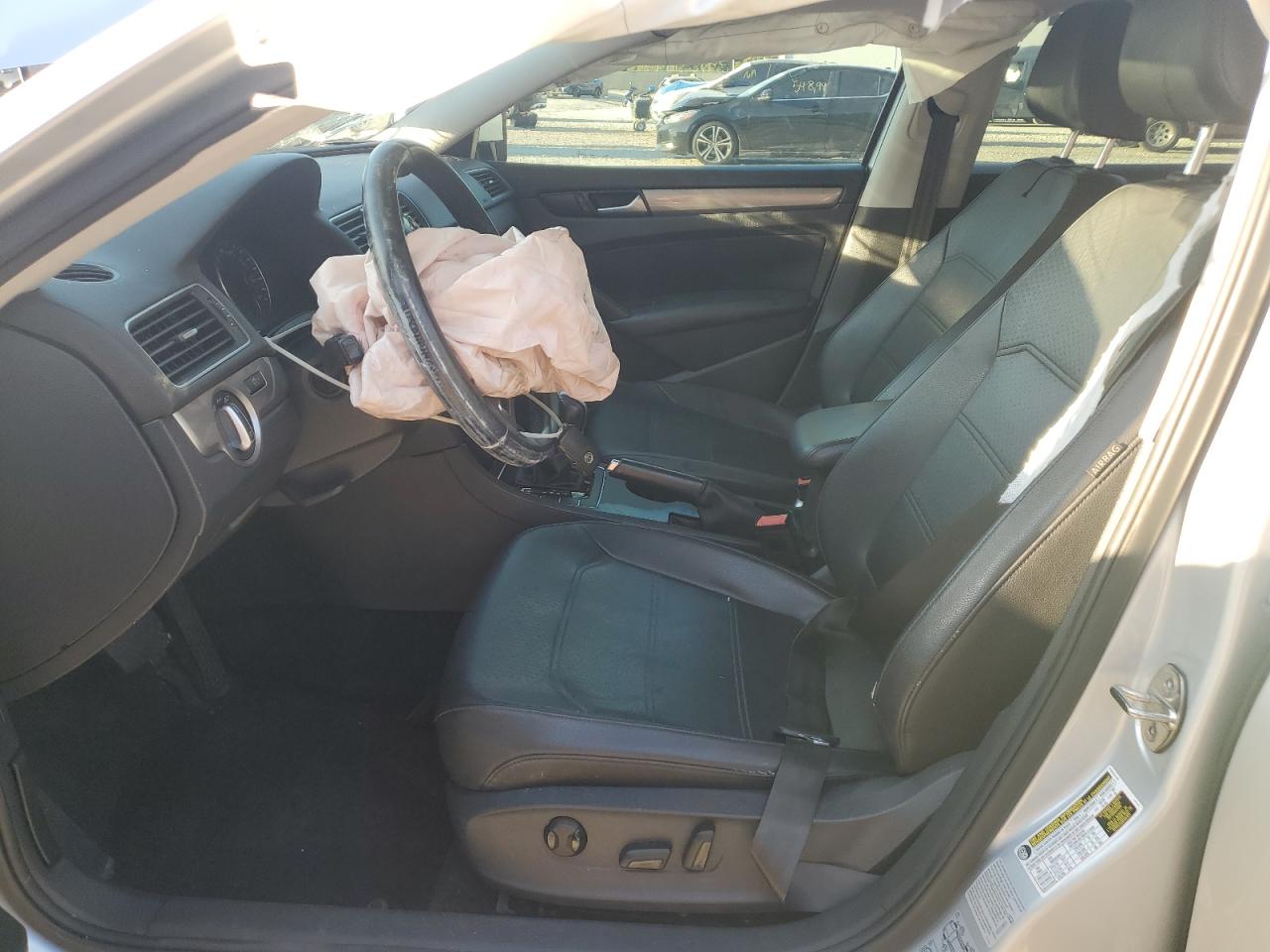 2015 Volkswagen Passat VIN 1VWAS7A36FC103881 Copart auction photo, front end damage thumbnail 7