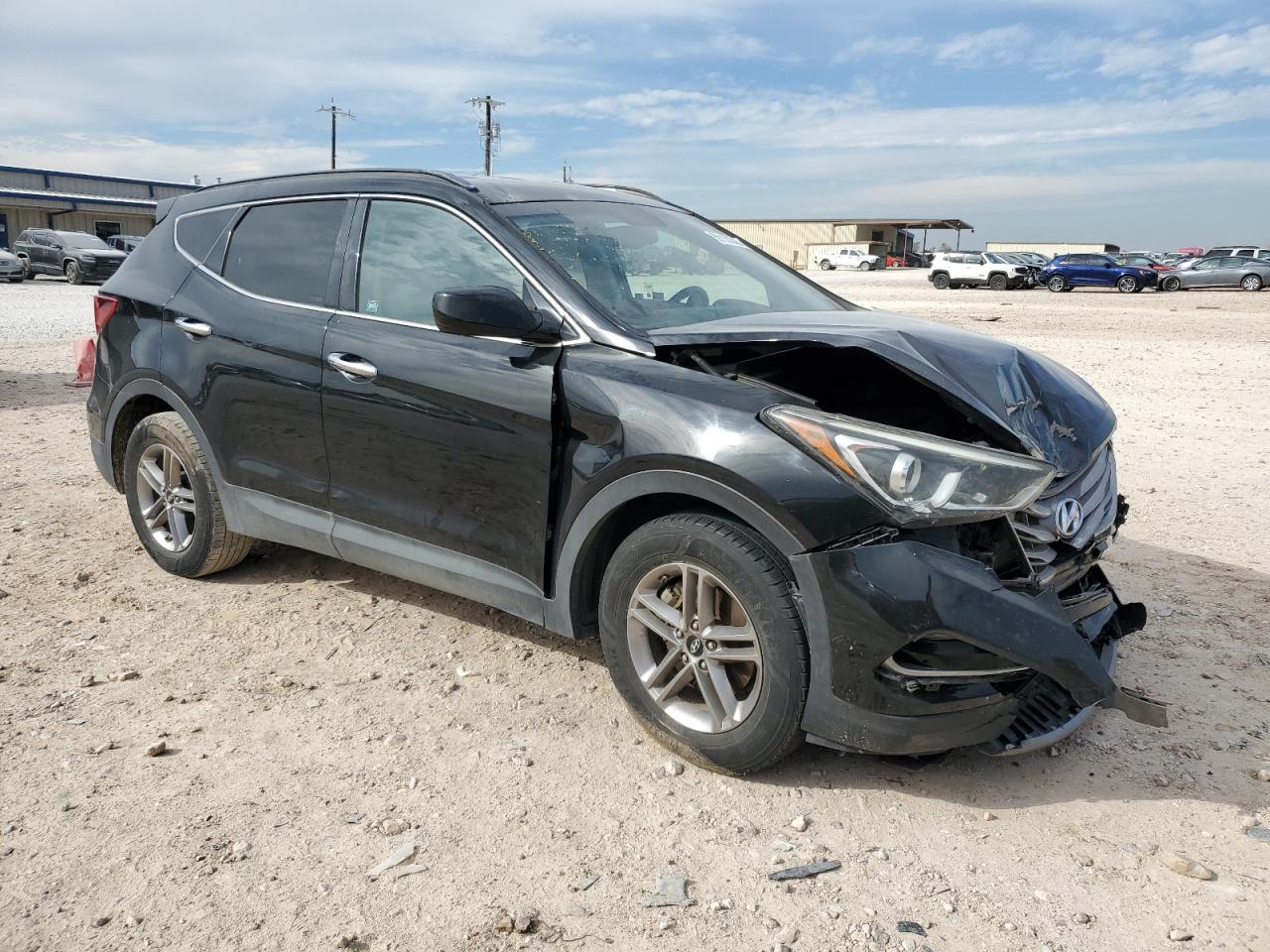 2017 Hyundai Santa Fe VIN 5NMZU3LB4HH005482 Copart auction photo, front end / minor dent/scratches damage thumbnail 4