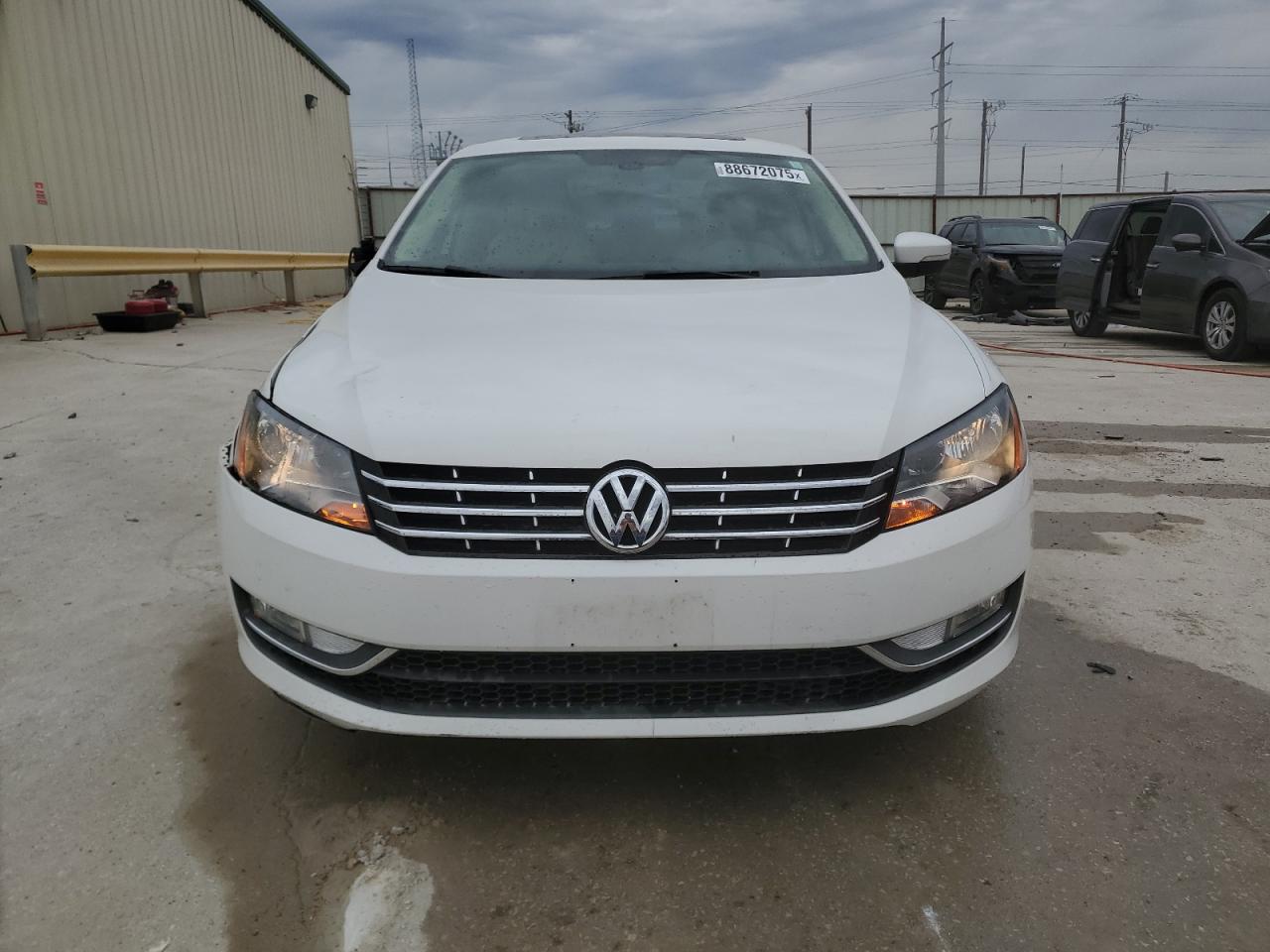 2015 Volkswagen Passat VIN 1VWCV7A38FC073122 Copart auction photo, side / minor dent/scratches damage thumbnail 5