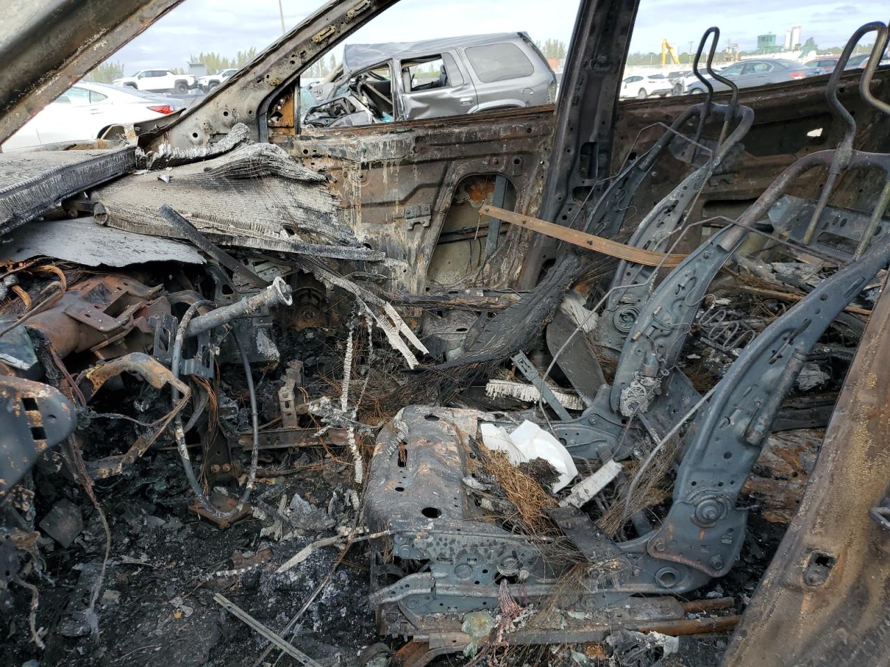 2018 Nissan Pathfinder VIN 5N1DR2MM2JC607755 Copart auction photo, burn / burn - interior damage thumbnail 7