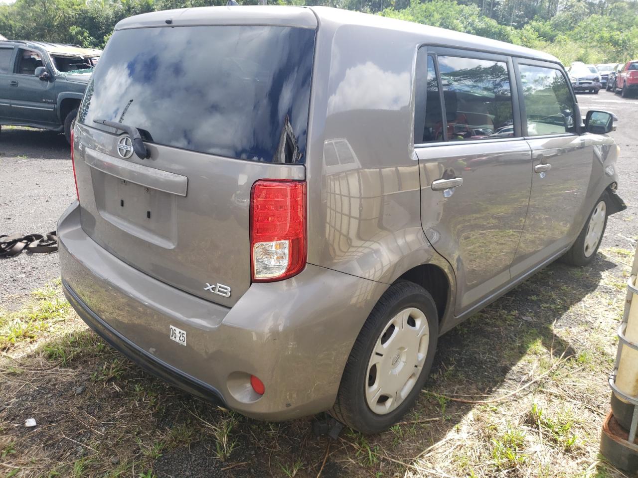 2013 Toyota xB VIN JTLZE4FE3DJ031525 Copart auction photo, front end damage thumbnail 3