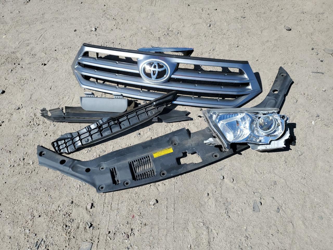 2012 Toyota Highlander VIN 5TDZA3EH1CS022255 Copart auction photo, all over damage thumbnail 13