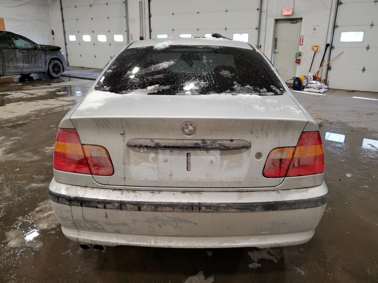 2003 BMW 3er VIN WBAEU33403PM55045 Copart auction photo, front end / side damage thumbnail 6