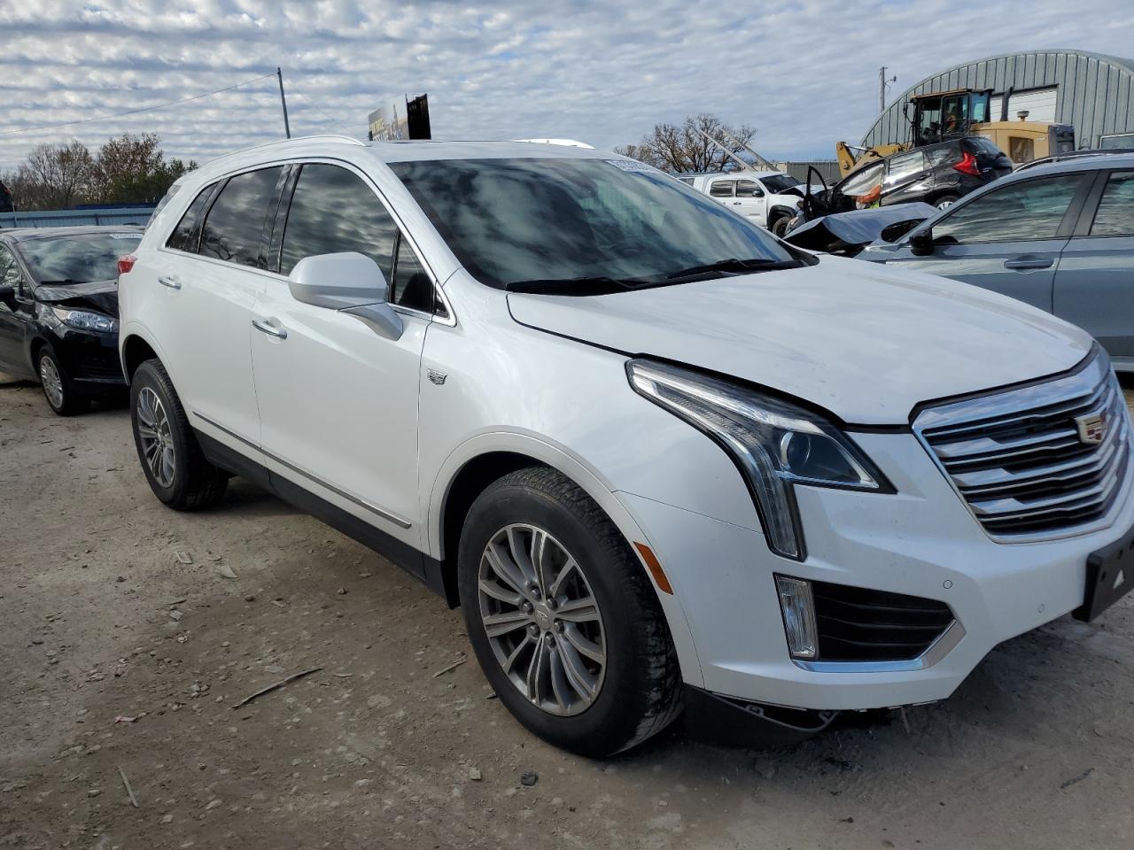 2017 Cadillac XT5 VIN 1GYKNDRS9HZ186242 Copart auction photo, front end / minor dent/scratches damage thumbnail 4