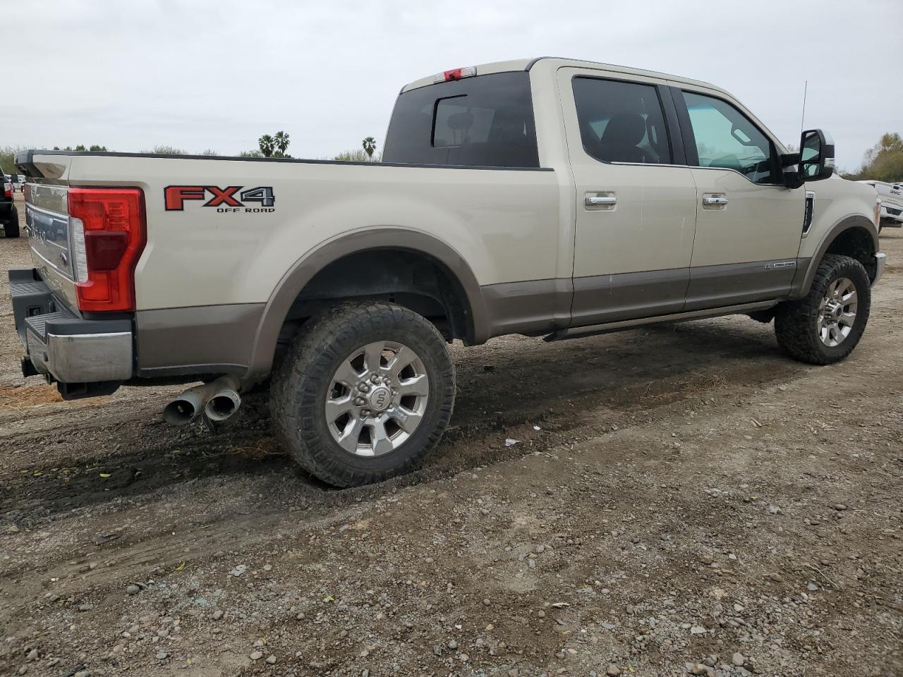 2018 Ford F250 VIN 1FT7W2BT2JEC86857 Copart auction photo, minor dent/scratches damage thumbnail 3