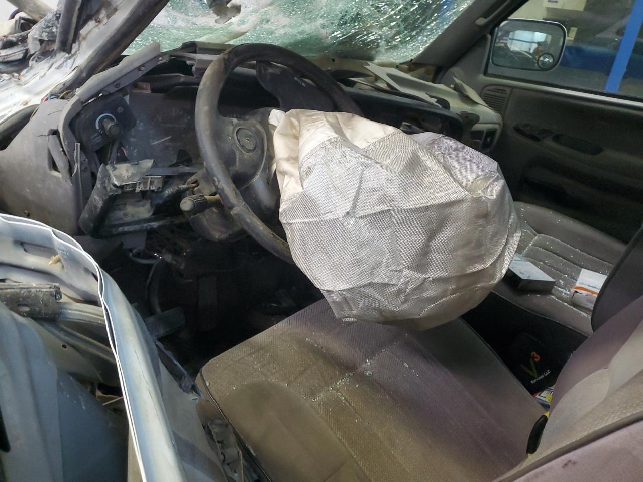 1996 Dodge RAM VIN 1B7KF23W7TJ106186 Copart auction photo, all over damage thumbnail 8