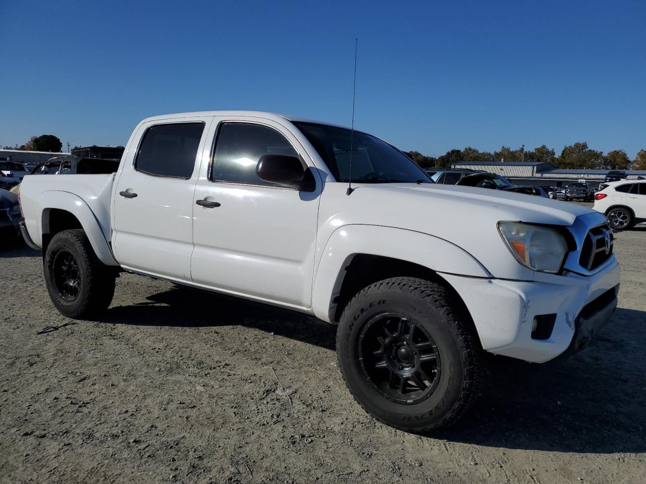 2014 Toyota Tacoma VIN 3TMLU4EN4EM159136 Copart auction photo, rear end / front end damage thumbnail 4