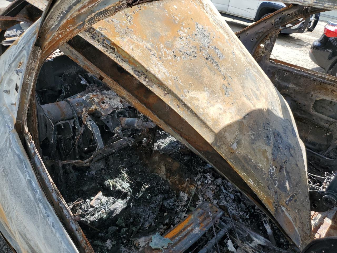2018 Toyota Tundra VIN 5TFUW5F10JX695361 Copart auction photo, burn damage thumbnail 8