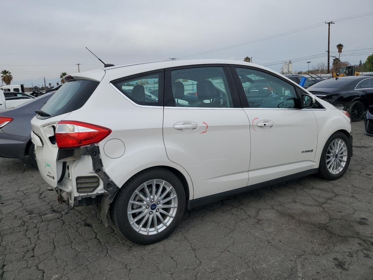 2013 Ford C-MAX VIN 1FADP5BU3DL556887 Copart auction photo, rear end / side damage thumbnail 3