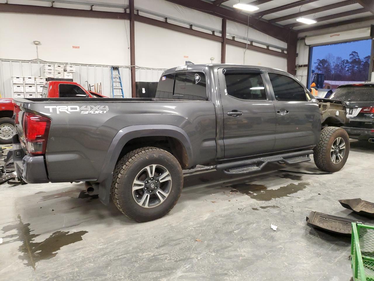 2018 Toyota Tacoma VIN 3TMDZ5BN0JM038677 Copart auction photo, front end damage thumbnail 3