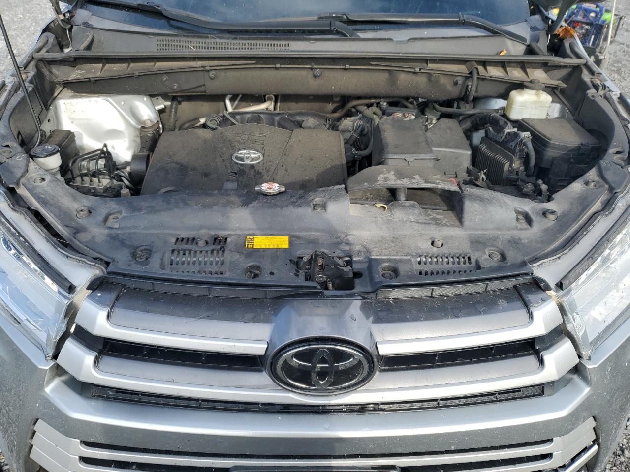 2019 Toyota Highlander VIN 5TDJZRFH3KS565158 Copart auction photo, front end / side damage thumbnail 13